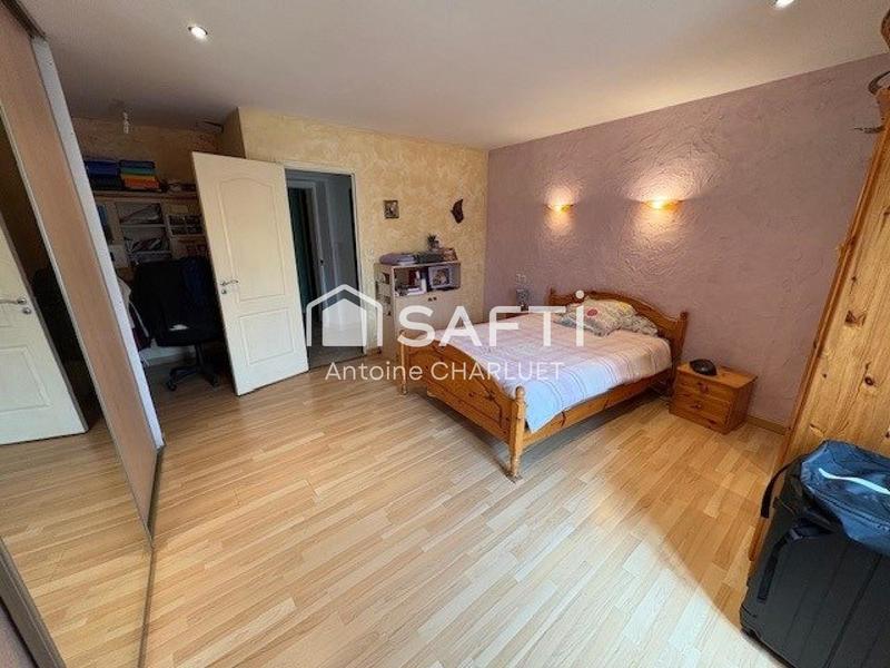 Maison - 238 m² - 6 pièces