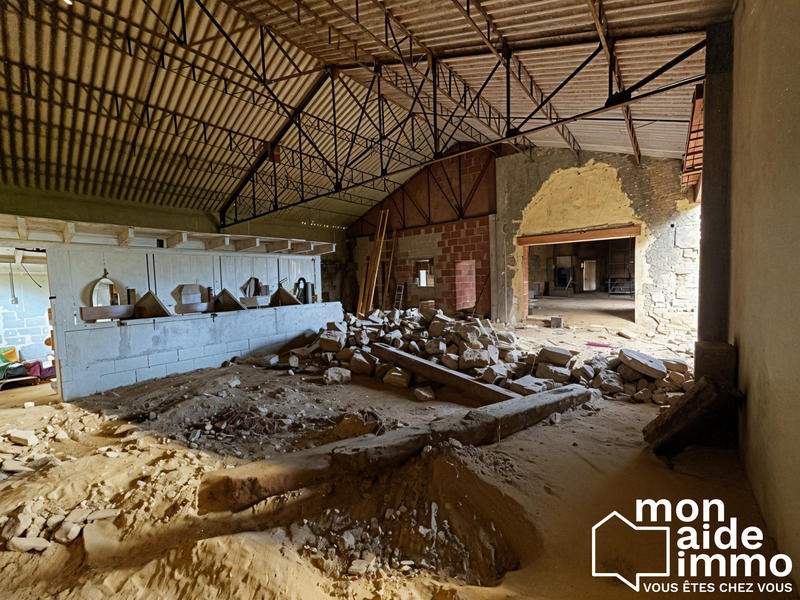 Maison - 600 m² - 9 pièces