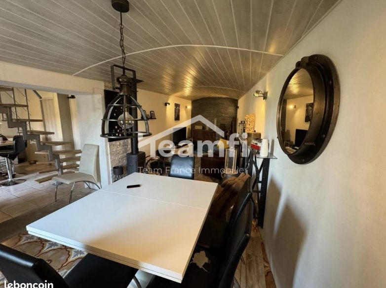 Maison - 94 m² - 4 pièces