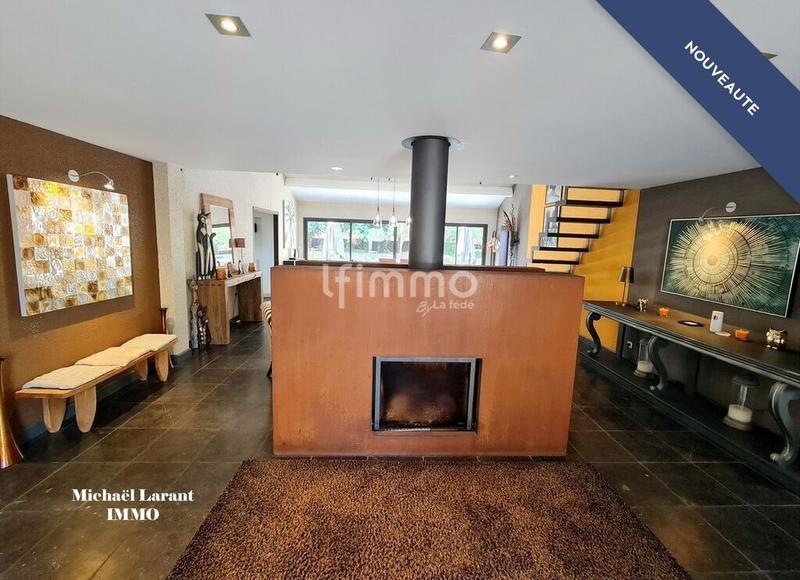 Propriété - 484 m² - 7 pièces