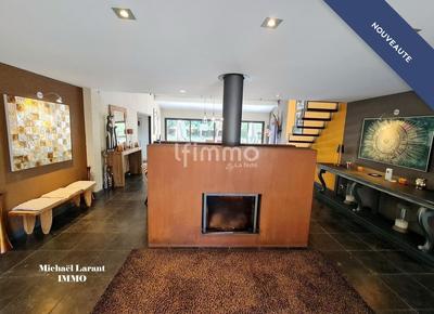 Propriété - 484 m² - 7 pièces