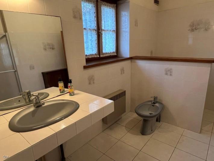 Maison en pierre - 177 m² - 6 pièces