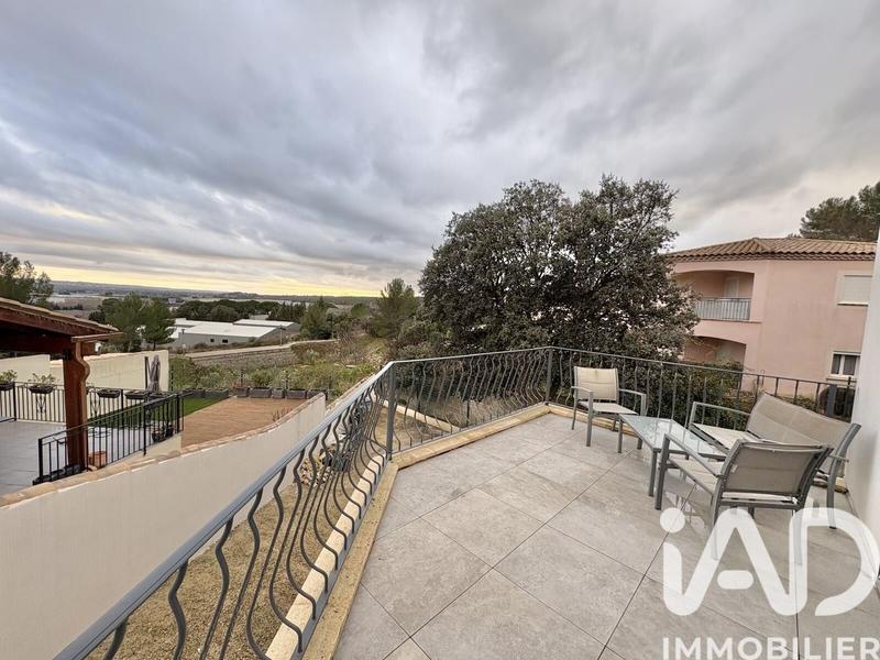 Maison - 280 m² - 10 pièces