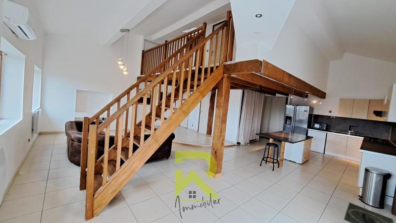 Maison - 275 m² - 9 pièces