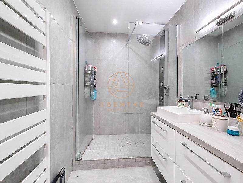 Appartement - 65 m² - 3 pièces