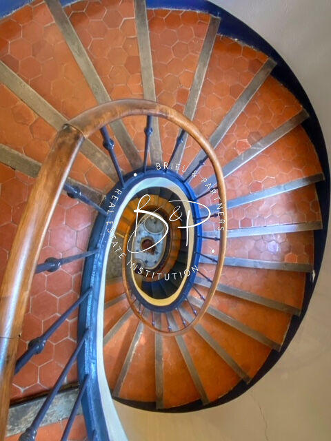 Maison - 315 m² - 13 pièces