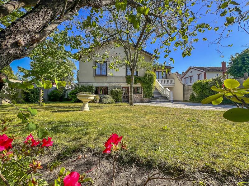 Maison - 166 m² - 7 pièces