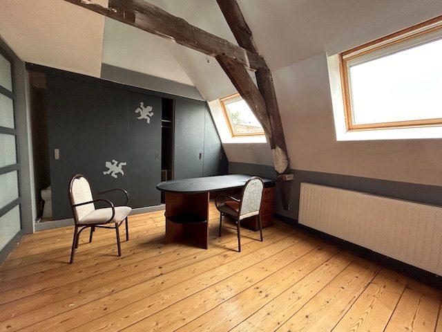 Maison - 240 m² - 6 pièces