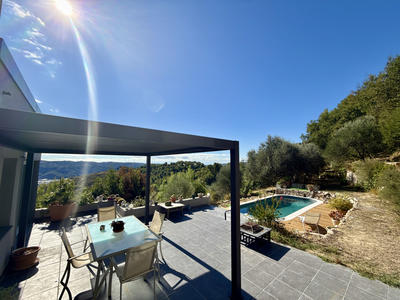 Maison - 287 m² - 7 pièces