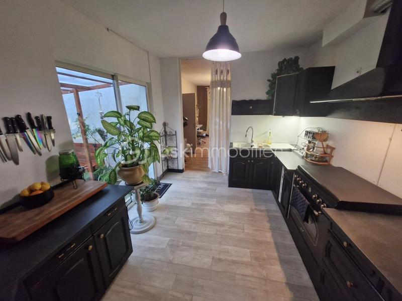 Maison traditionnelle - 170 m² - 6 pièces