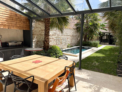 Maison - 275 m² - 6 pièces