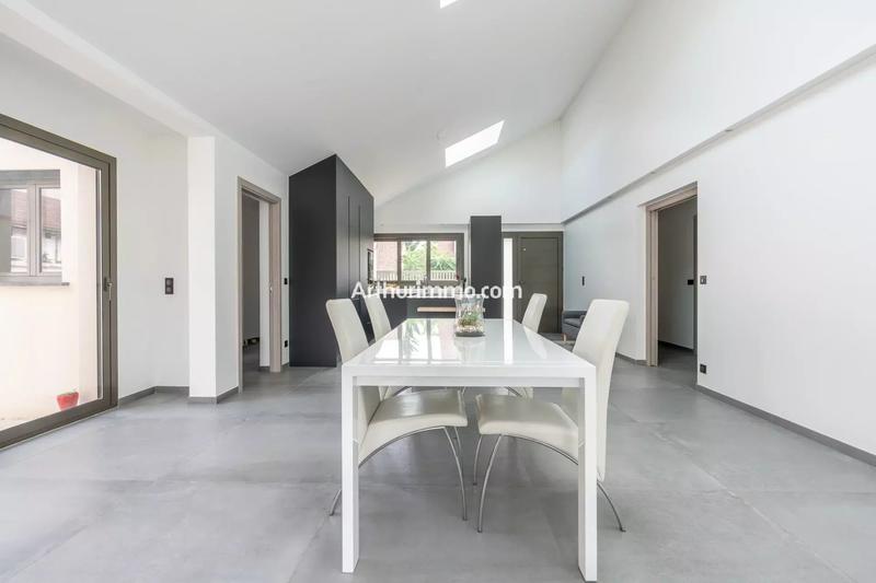 Maison - 186 m² - 7 pièces