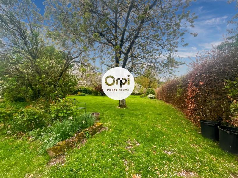 Maison - 240 m² - 6 pièces