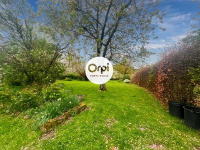 Maison - 240 m² - 6 pièces