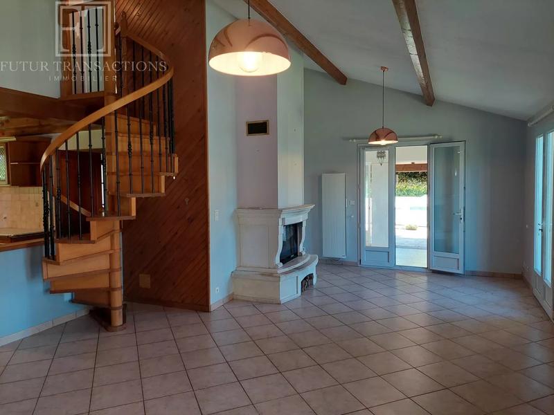 Maison - 227 m² - 12 pièces