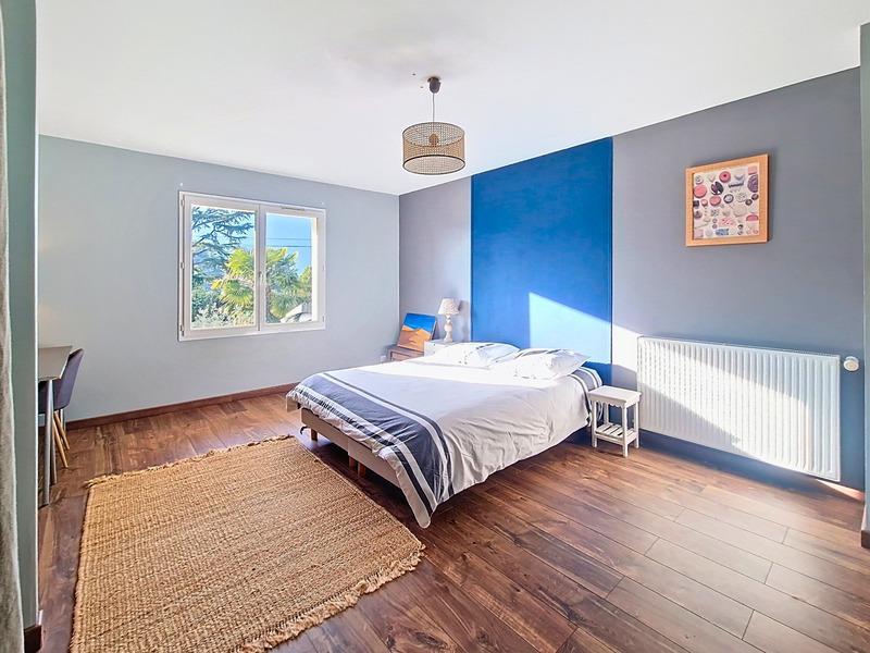 Maison - 310 m² - 8 pièces