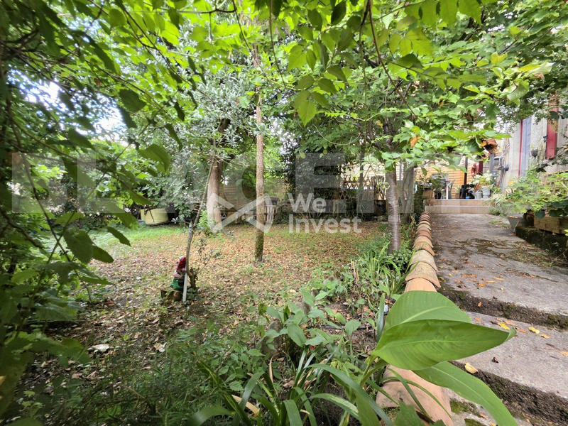 Maison - 280 m² - 8 pièces