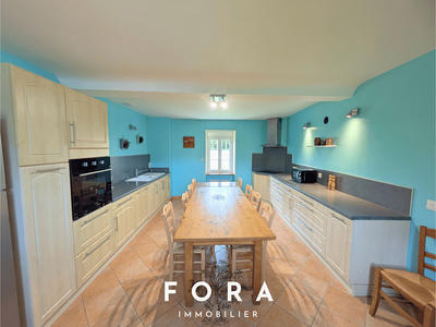 Maison - 140 m² - 6 pièces