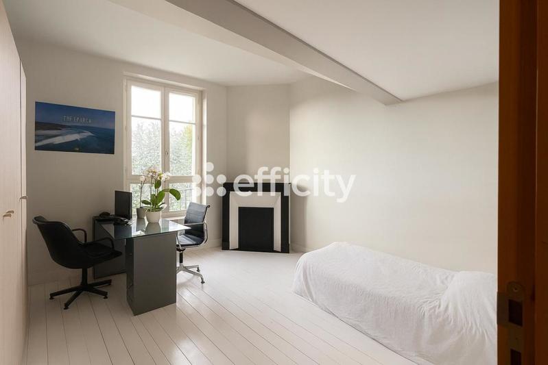 Villa - 230 m² - 10 pièces