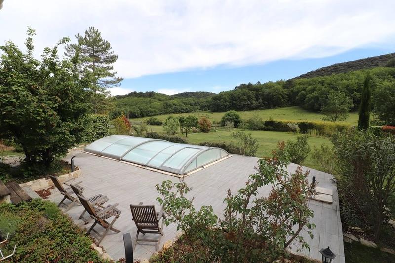 Maison - 180 m² - 6 pièces