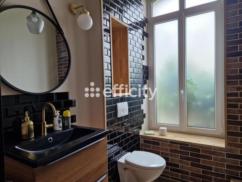 Maison - 197 m² - 9 pièces