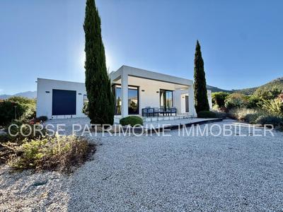 Villa - 135 m² - 6 pièces