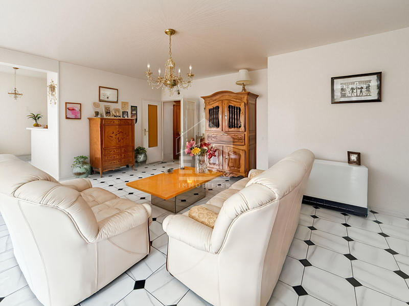 Appartement - 98 m² - 3 pièces