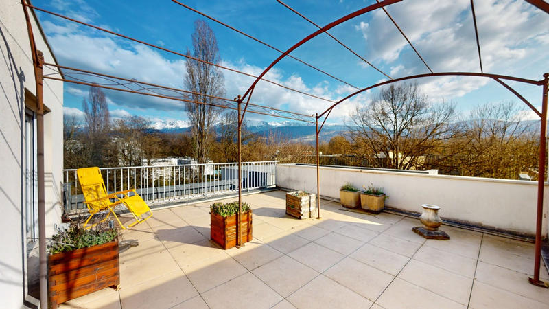 Appartement - 131 m² - 6 pièces