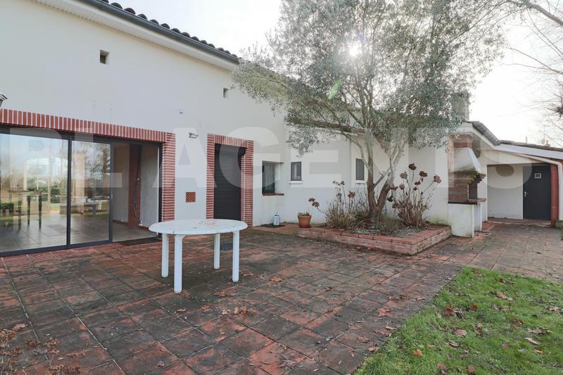 Maison - 340 m² - 10 pièces