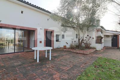 Maison - 340 m² - 10 pièces