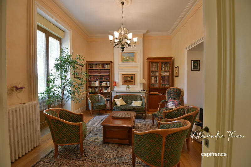 Maison bourgeoise - 361 m² - 12 pièces