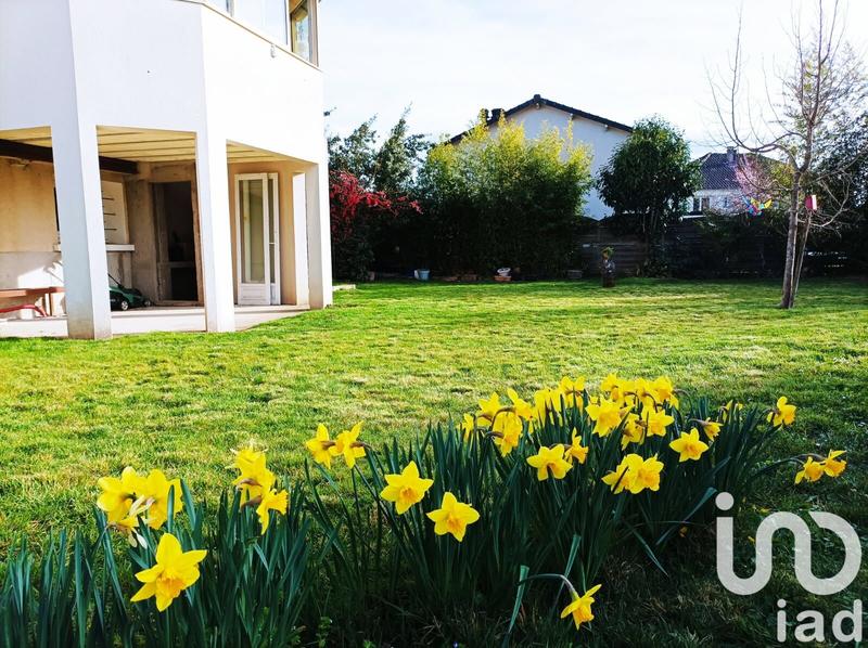 Maison - 201 m² - 7 pièces