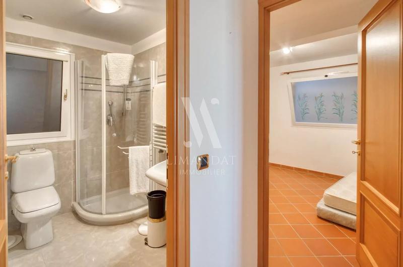 Villa - 165 m² - 6 pièces