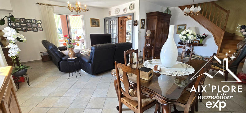 Maison - 228 m² - 7 pièces