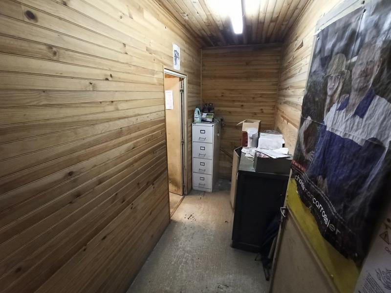 Local commercial - 615 m²