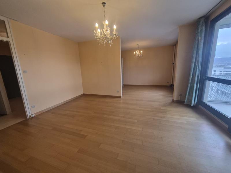 Appartement - 97 m² - 5 pièces
