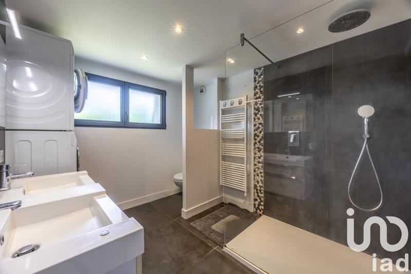 Maison - 217 m² - 10 pièces