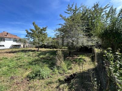 Terrain constructible - 700 m²