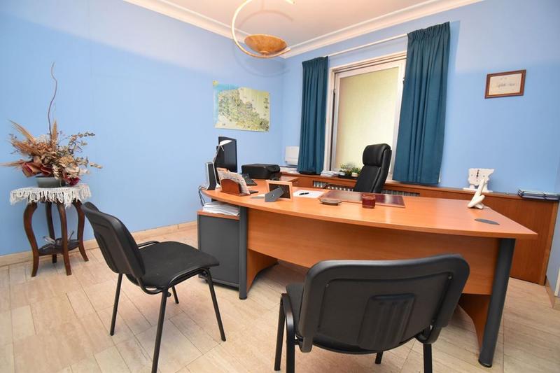 Maison de ville - 293 m² - 10 pièces