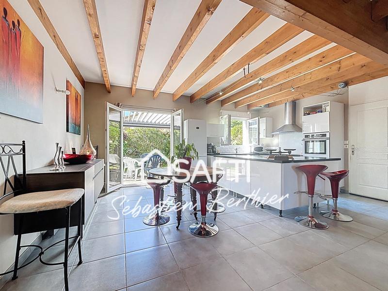 Maison - 90 m² - 4 pièces