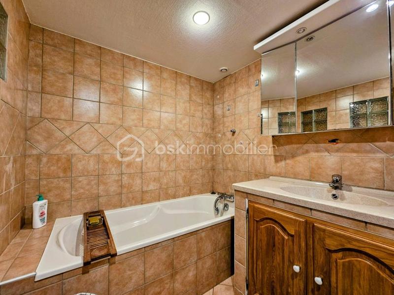 Maison - 170 m² - 7 pièces