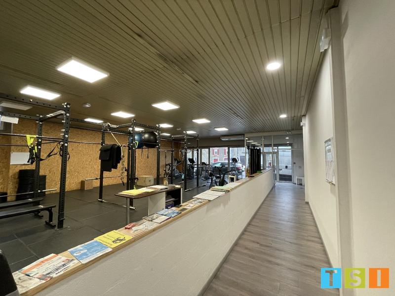 Local d'activités - 368 m² - 7 pièces