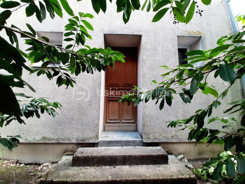 Maison - 230 m² - 11 pièces