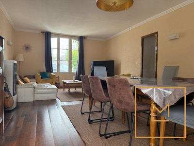 Maison ancienne - 243 m² - 8 pièces