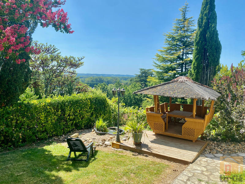 Maison - 197 m² - 6 pièces