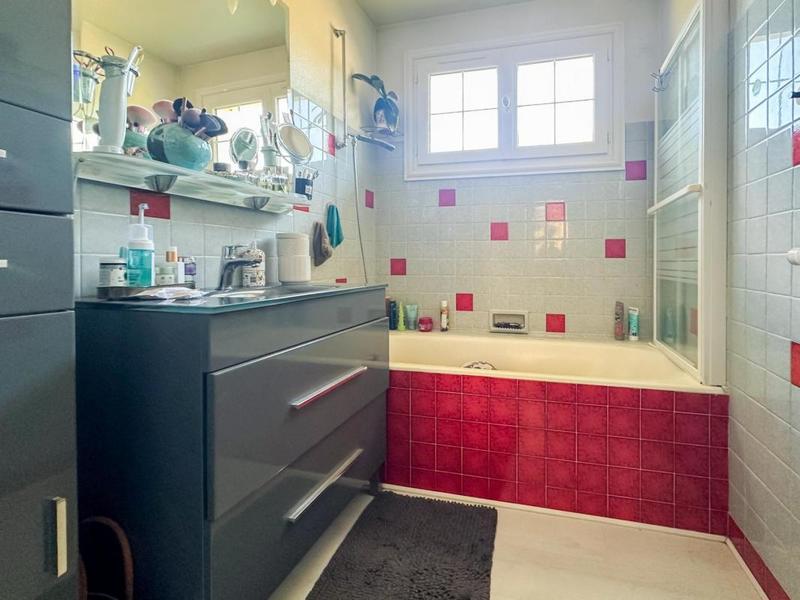 Maison traditionnelle - 162 m² - 6 pièces