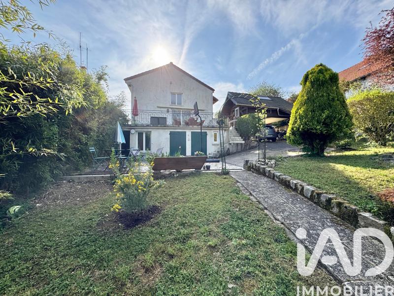 Maison - 240 m² - 9 pièces