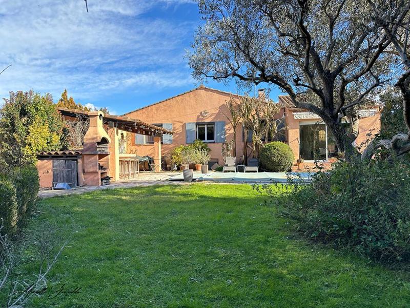 Maison - 110 m² - 6 pièces