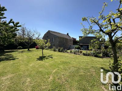 Maison - 203 m² - 5 pièces