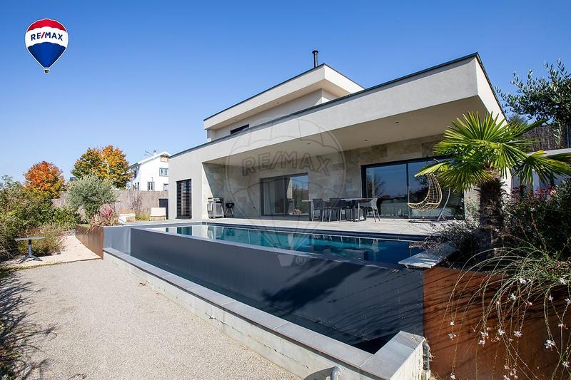 Villa - 183 m² - 6 pièces